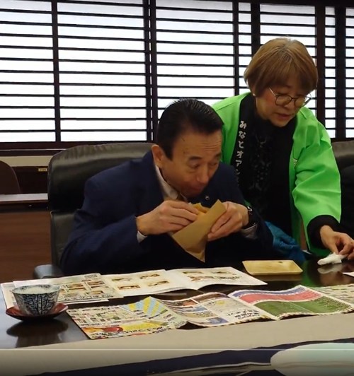 静岡県知事へ「沼津あじフライたるたるサンド」受賞報告